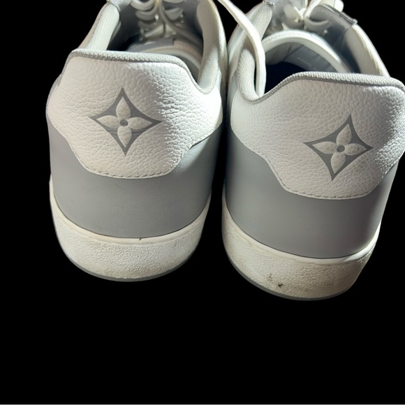 Louis Vuitton Rivoli
Damier Grey size 11 good condition as seen in lots of pics - Picture 6 of 16